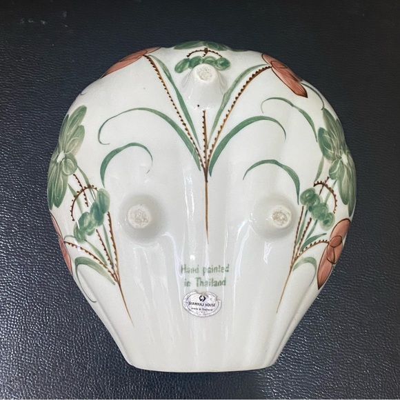 Handpainted Ducks & Lilies Porcelain Scalloped Shell Lidded Trinket Box - Picture 7 of 16